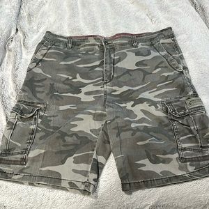 Union Bay Size 40 Camouflage Cargo Shorts